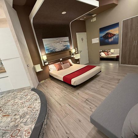 Th Luxury Rooms & Apartment Giardini Naxos Eksteriør billede