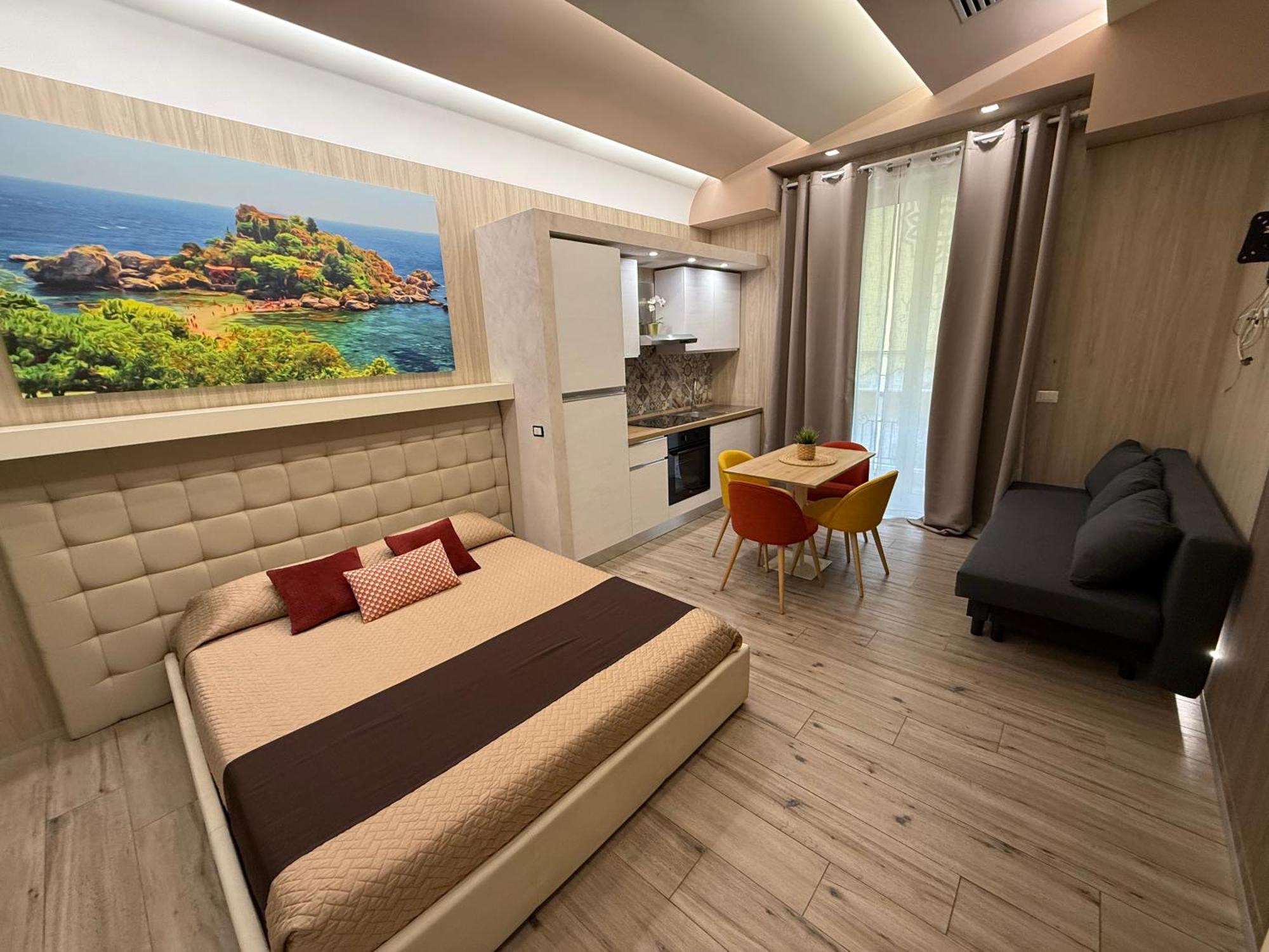 Th Luxury Rooms & Apartment Giardini Naxos Eksteriør billede