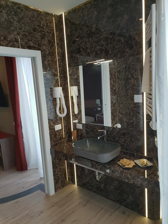 Th Luxury Rooms & Apartment Giardini Naxos Eksteriør billede