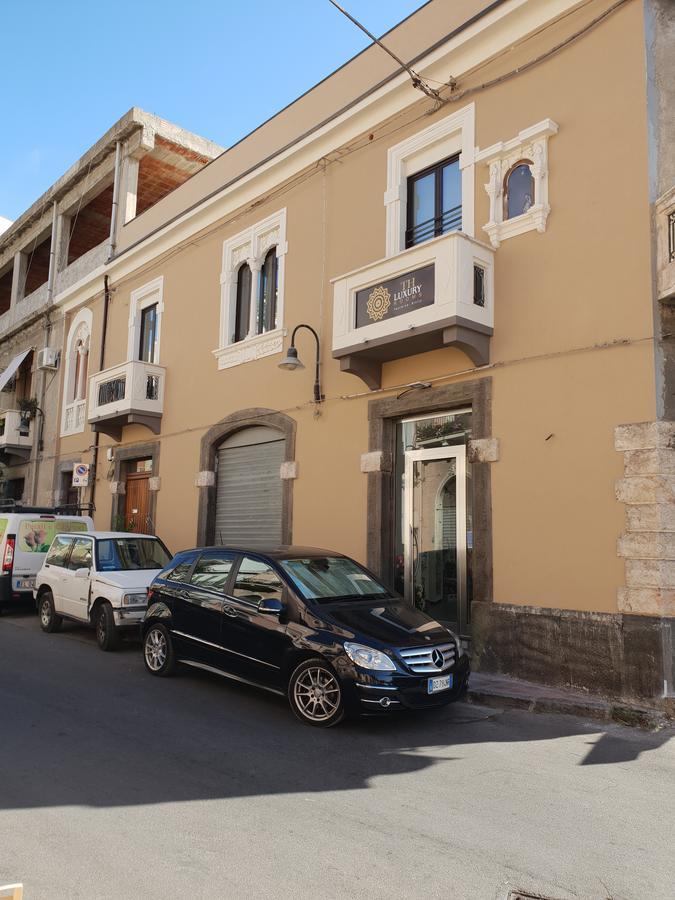 Th Luxury Rooms & Apartment Giardini Naxos Eksteriør billede